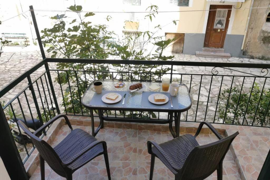 Villa Cozy Corfiot House à Corfu  Extérieur photo